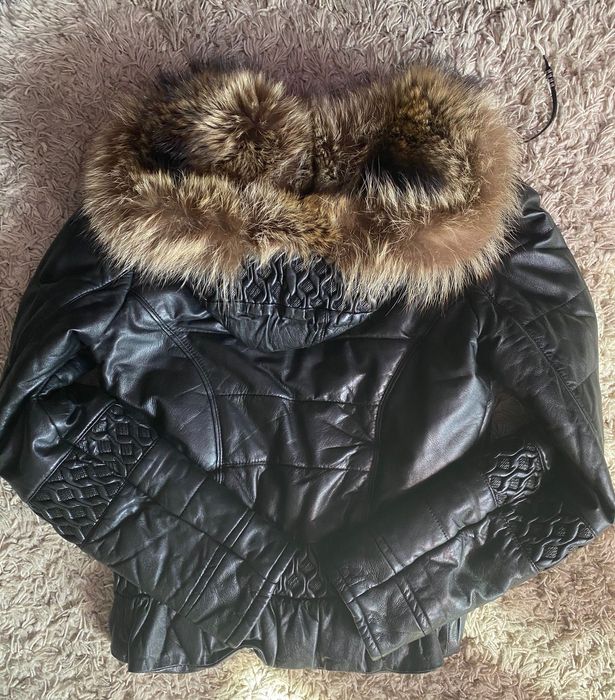 Женская куртка из натуральной кожи