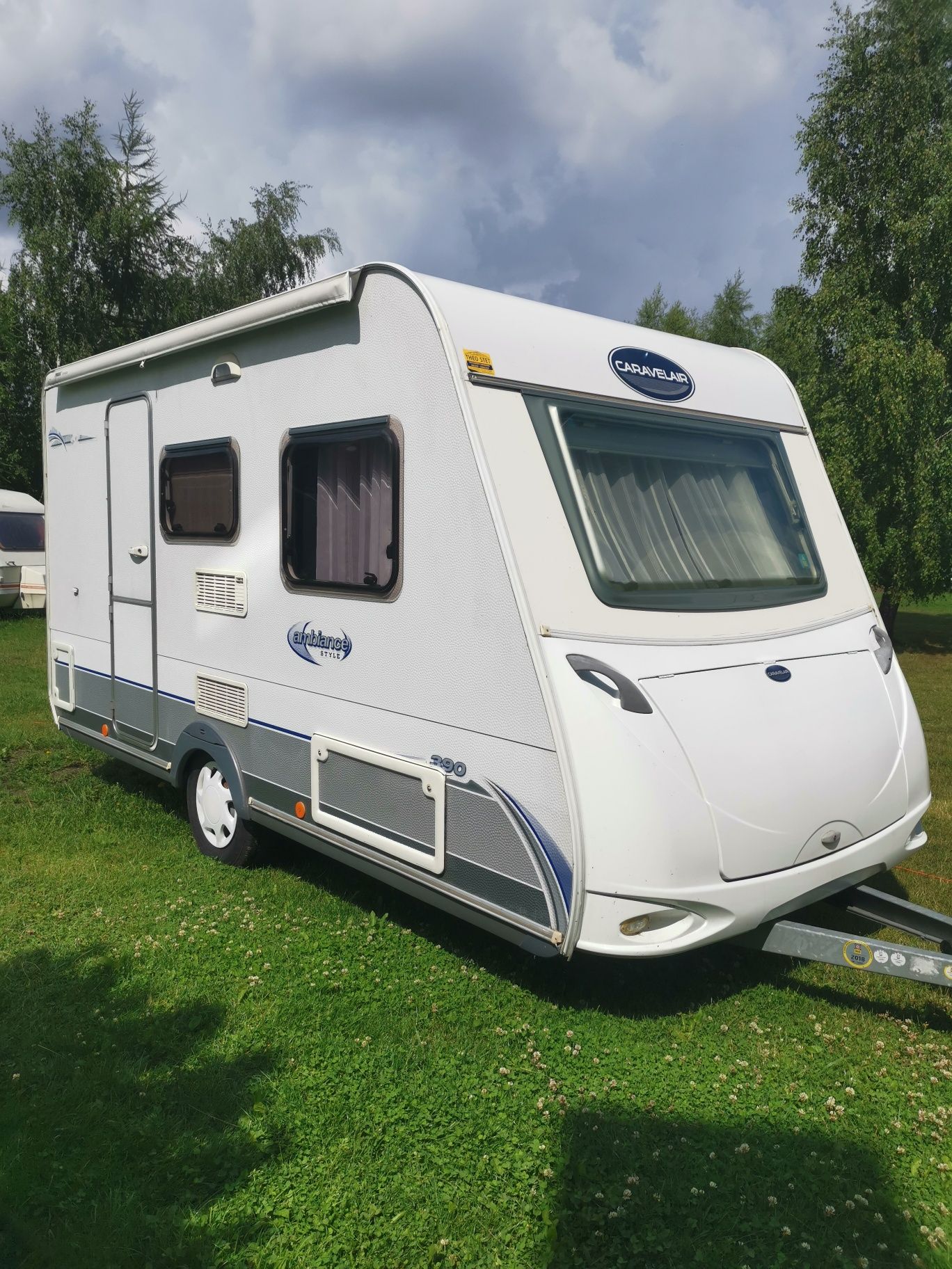 Kemping 2009r dmc 1000kg
