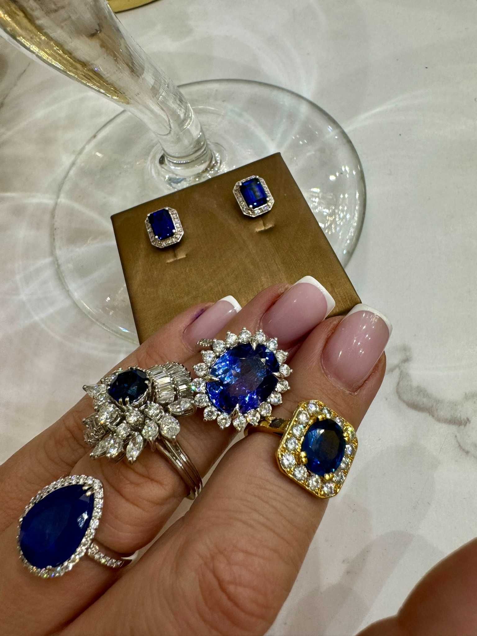 Kolczyki z diamentami 0.35 CT i szafirami 3.30 CT certyfikat