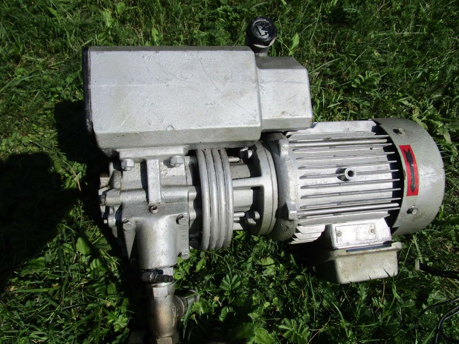 Pompa próżniowa BUSCH 021 336 Leroy Somer 0,75kW  2mbar WEBOMATIC