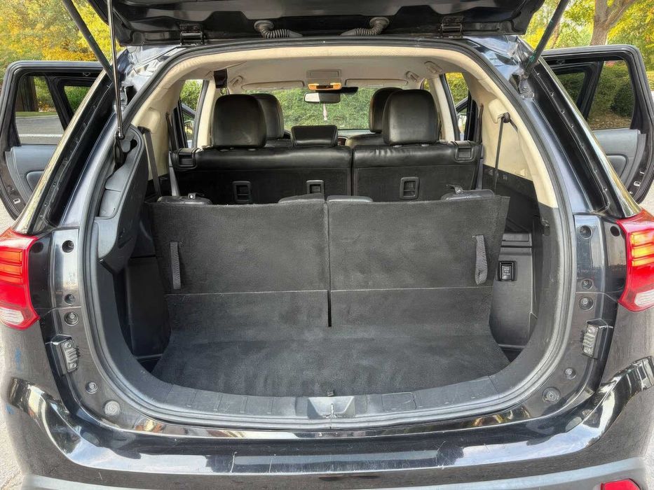 Mitsubishi Outlander SE S-AWC      2020