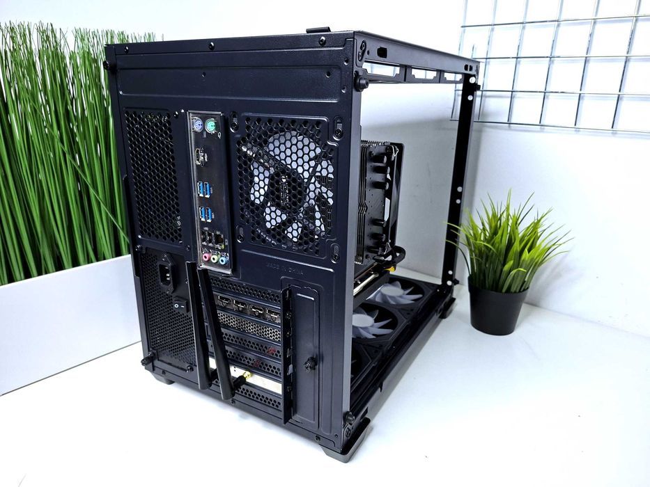 Komputer Gamingowy i5-8600, RX 6600 XT 8 GB, 16 GB, 1 TB SSD