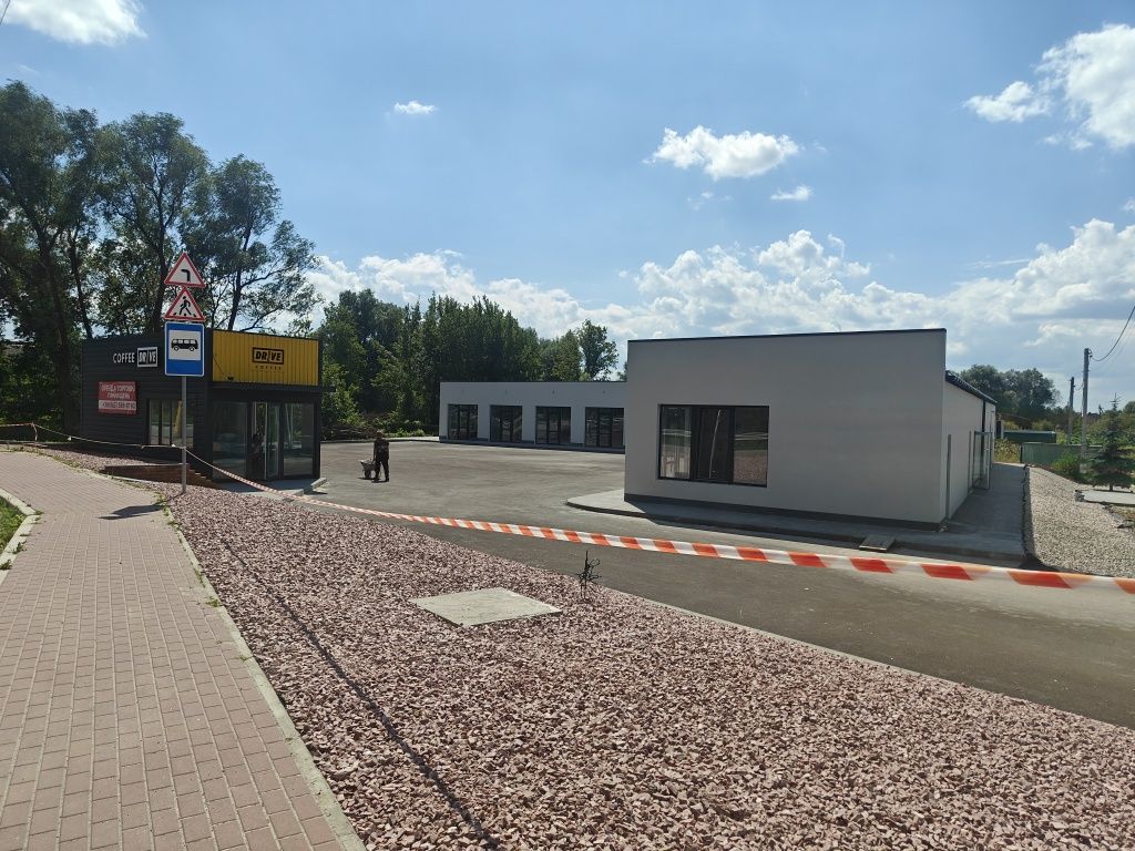 Оренда торгових приміщень в центрі с. Пухівка
