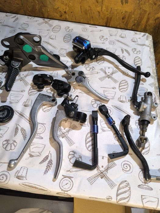 Продам спойлер,обдув , кронштейни kawasaki z1000