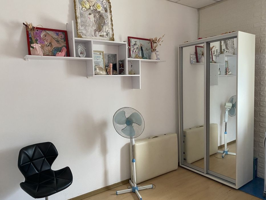 Продам успішну навчальну студію краси