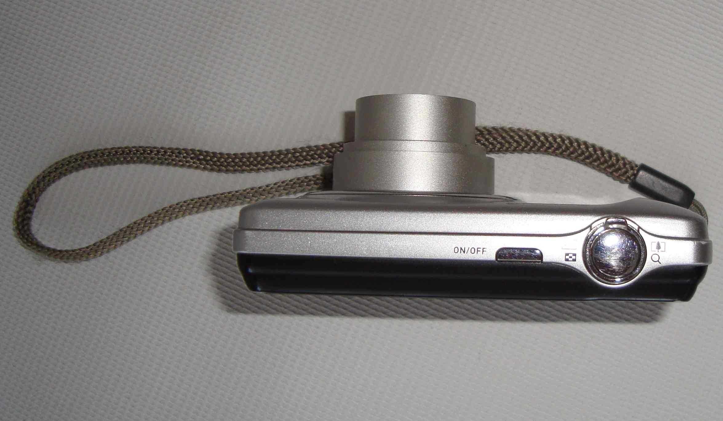 Цифровой фотоаппарат Casio 16.1 Мпикс. QV-R300 Silver (QV-R300SRECA)