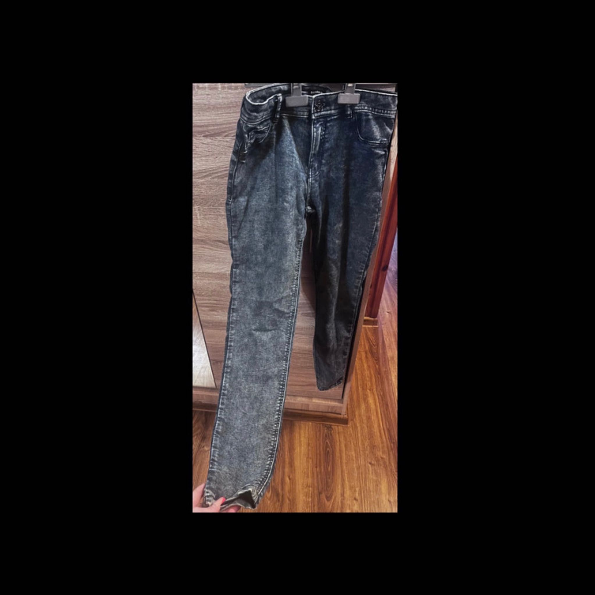 Spodnie jeans Bershka