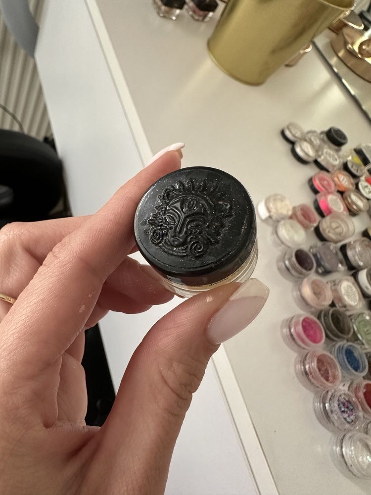 Pigmenty sypkie inglot , klepach , famme fatale i inne