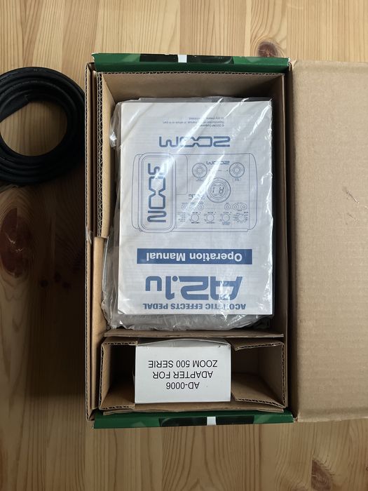 Pedaleira de efeitos acústicos Zoom A2.1u