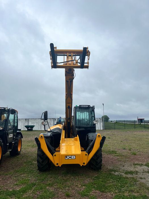 Продається телескопічний навантажувач JCB 535-125 2016 року випуску