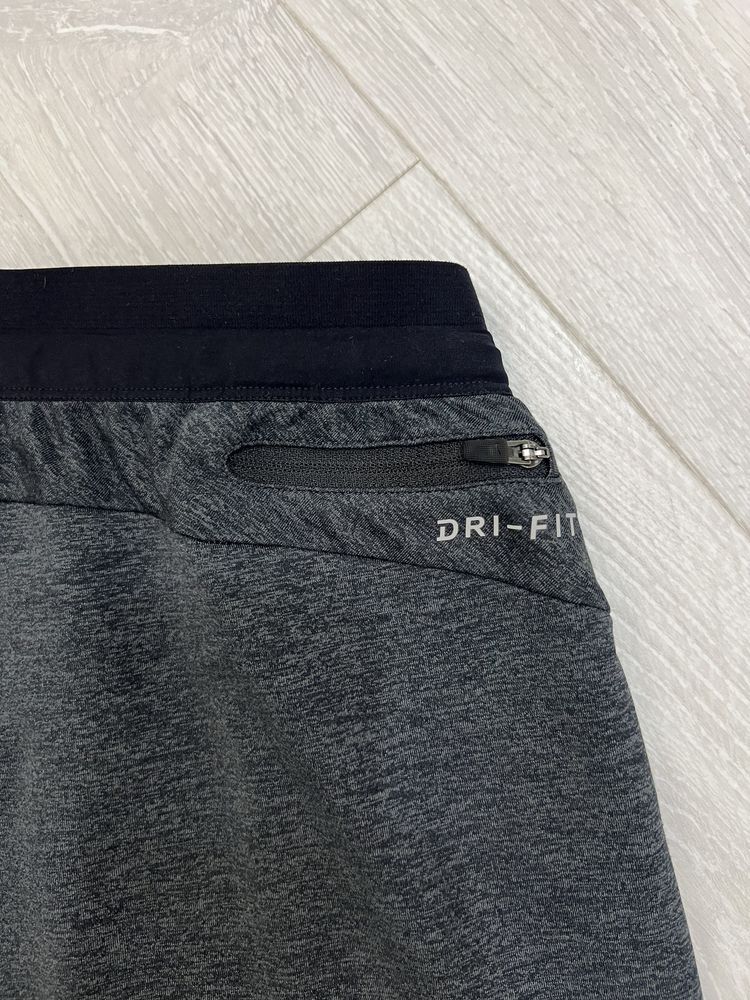 Брюки Nike M NK Dry PHNM Dri-FIT оригинал б/у в идеальном состоянии