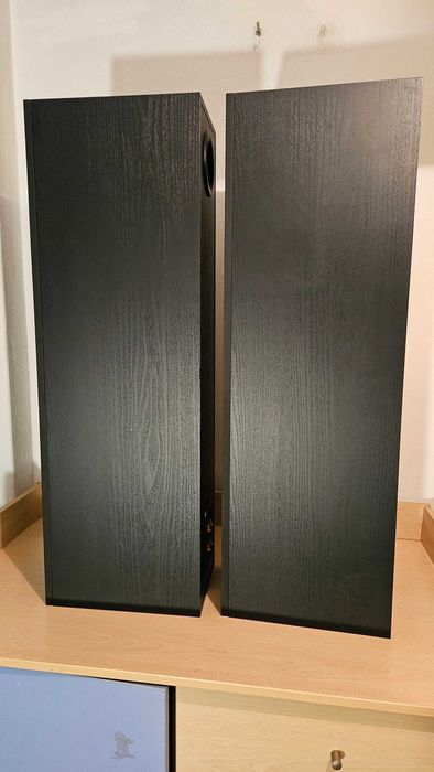 Colunas B&W 684 (par)