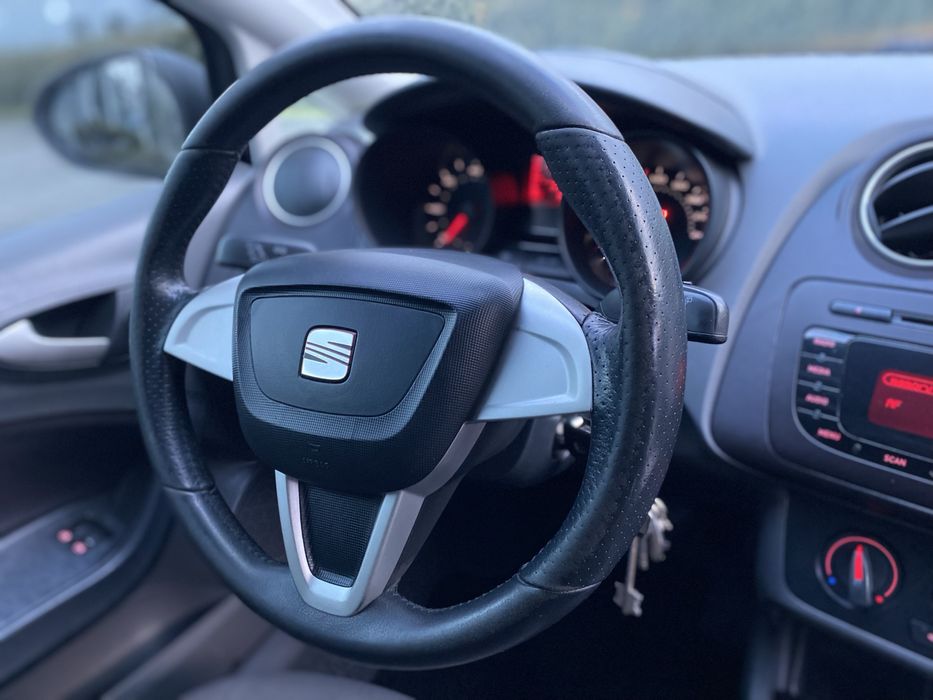 Seat Ibiza 2011 рік