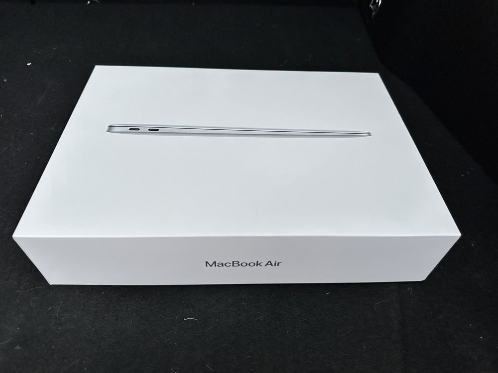 Ноутбук Apple MacBook Air 13" M1 Chip 256GB/7GPU Silver 2020