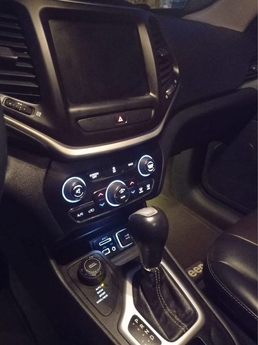 Jeep Cherokee Limited 2015 рік