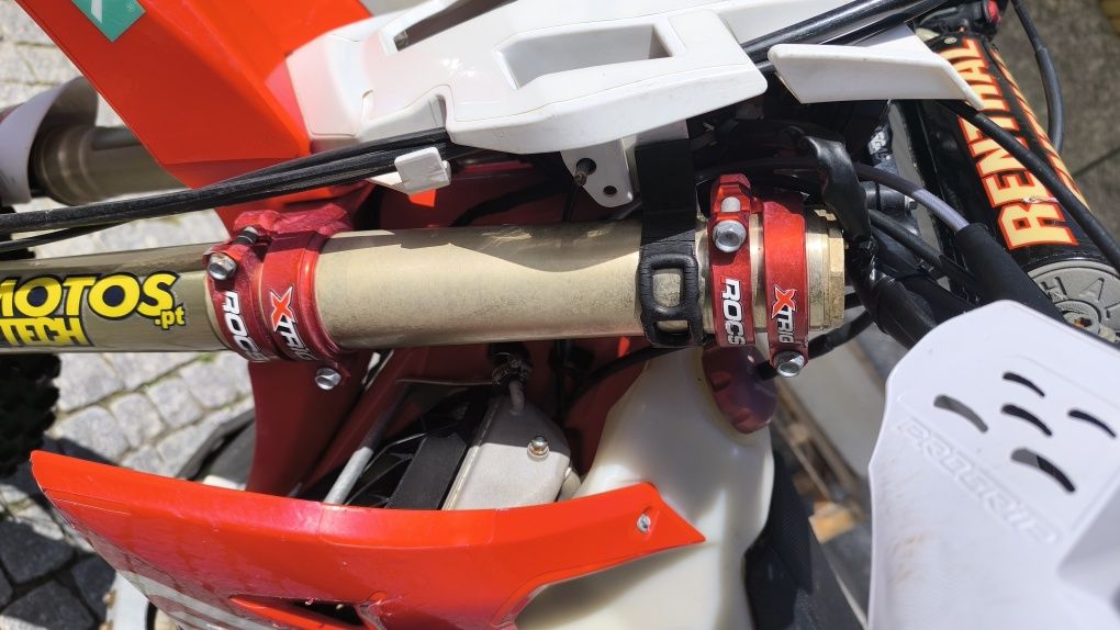 Gasgas ec300 GP 2018

-Moto com 250h
-Suspensões preparadas nível 1 LC