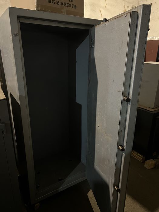 Вогнетривка сейфова шафа Укрсейф від пожежі збереже документи дешево