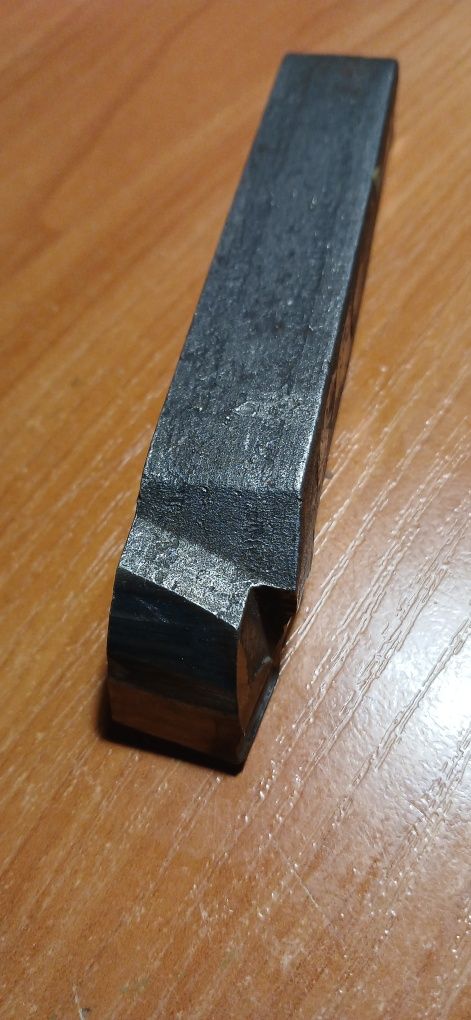 Різець токарний Т15К6