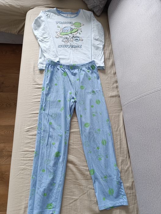 Piżama chłopięca rozmiar 140 cm, zadbana