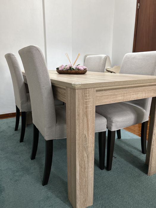 Mesa e 4 cadeiras