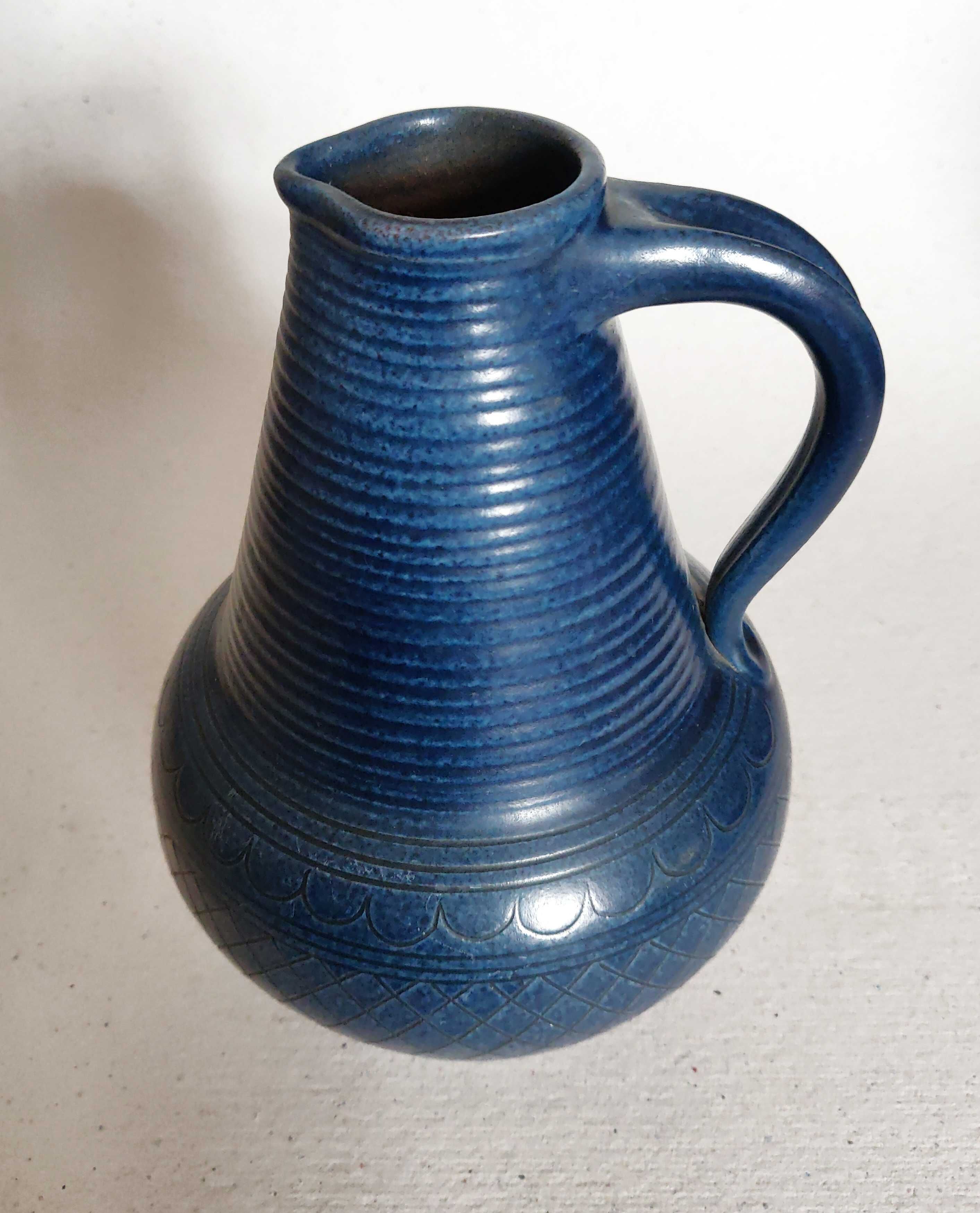 Ceramiczny wazon Wilhelm Kagel design