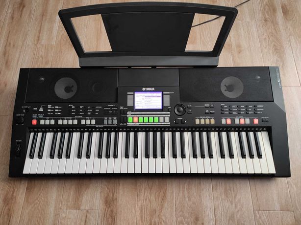 Keyboard Yamaha PSR-S550