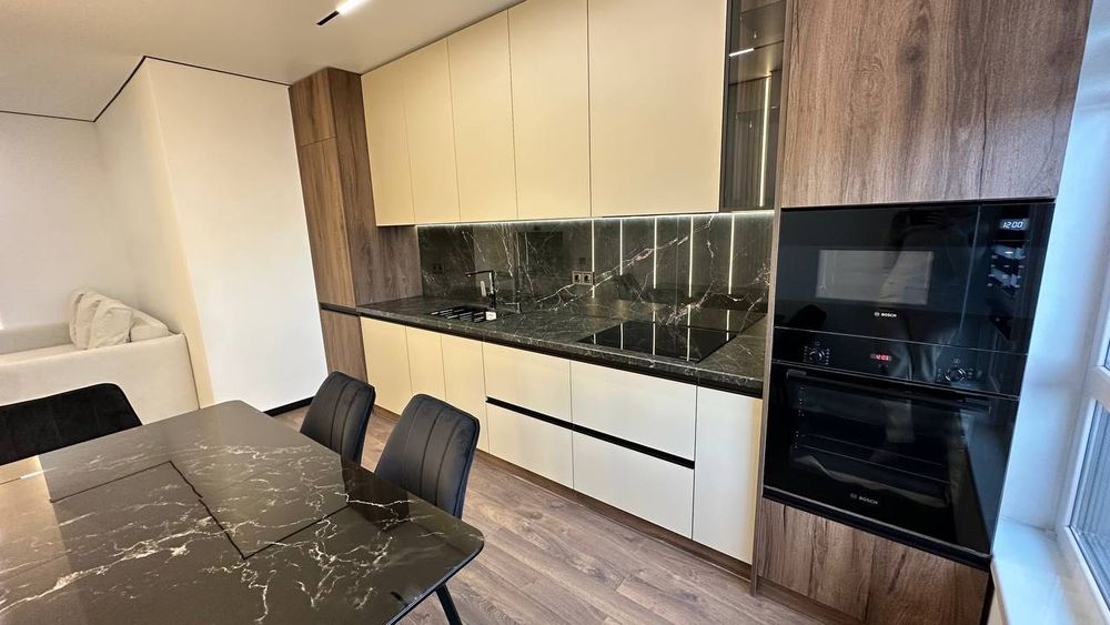 Продаж 2 км квартири в ЖК бізнес класу