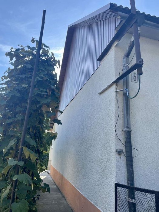 Продається будинок в смт Буштино