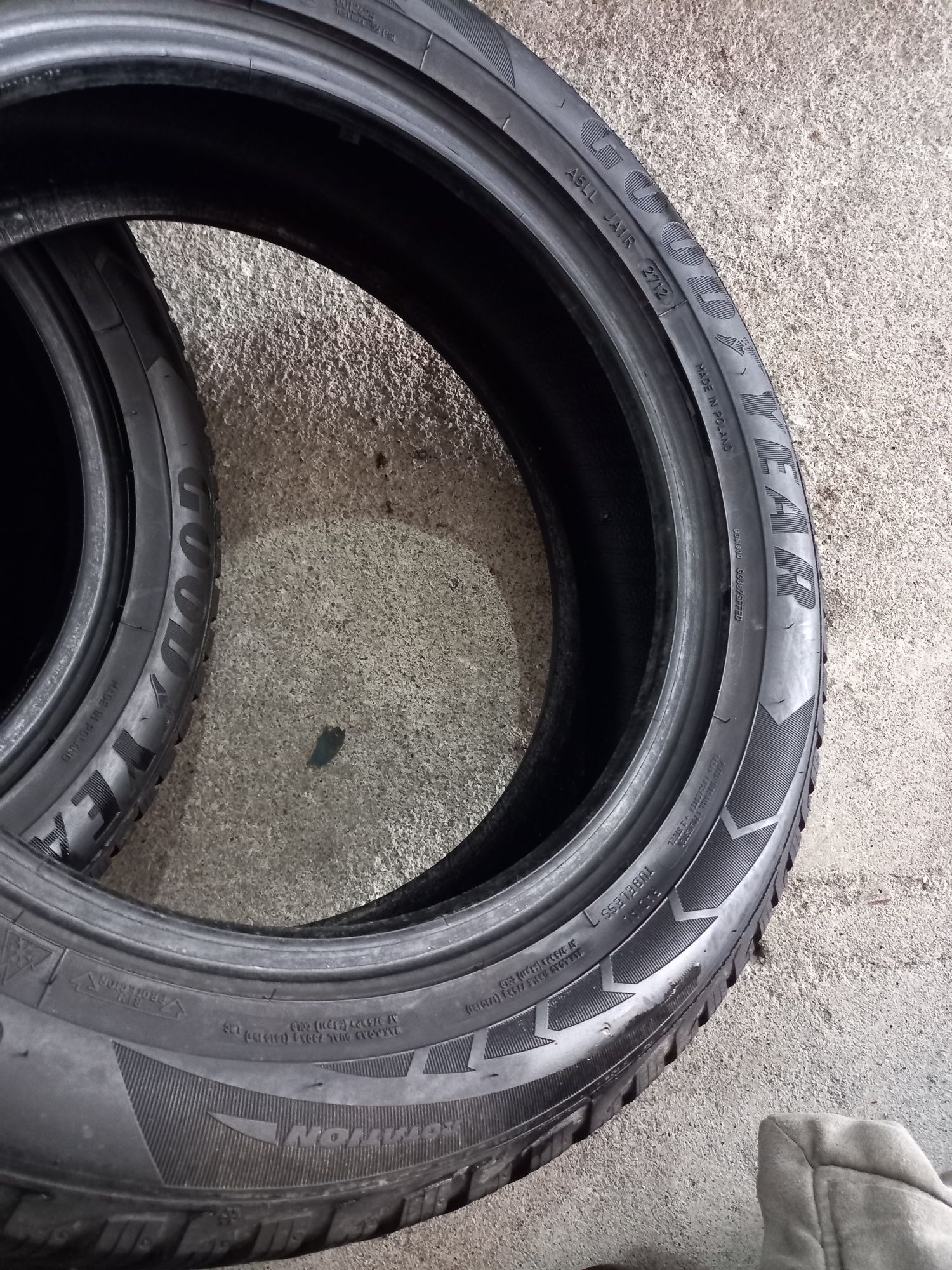 2 Pneus 195/60R16 C Goodyear
