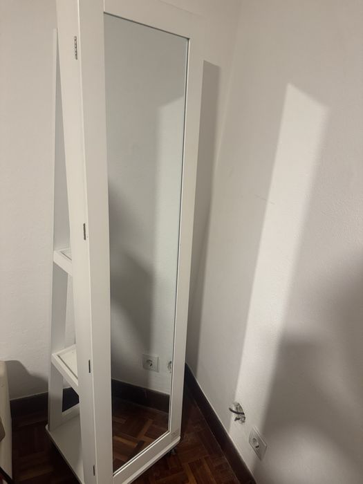 Espelho com arrumaçao da Loja do Gato Preto