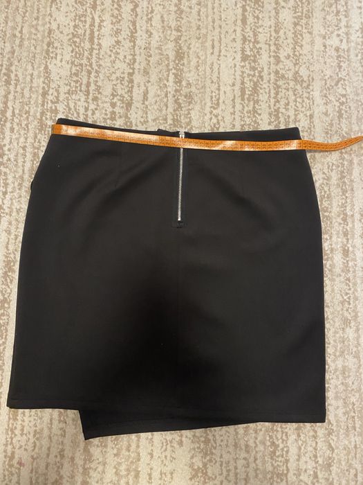 Продам спідницю чорну на запах