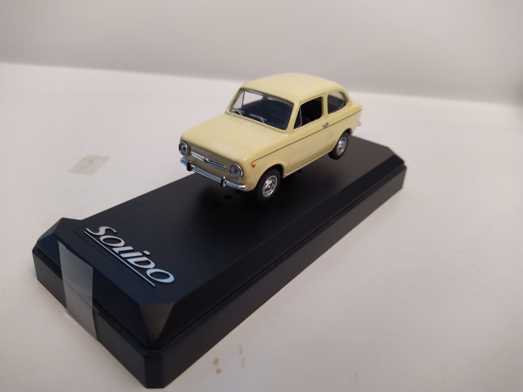 Fiat 850 Solido Skala 1:43