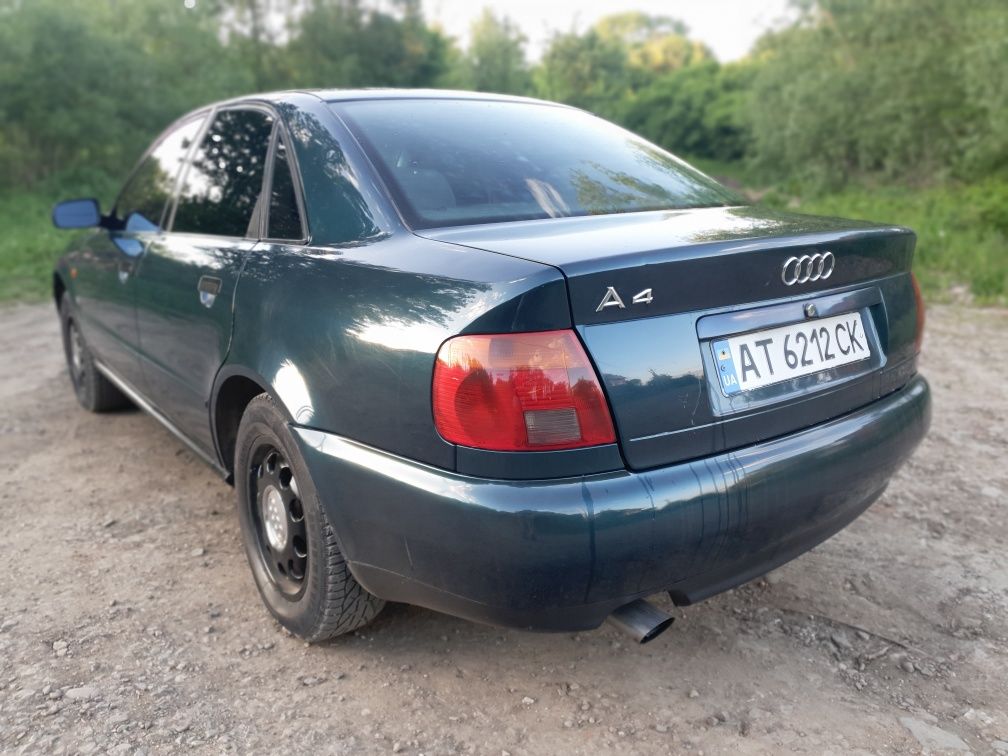 Audi a4 b5 1.8 газ/бензин