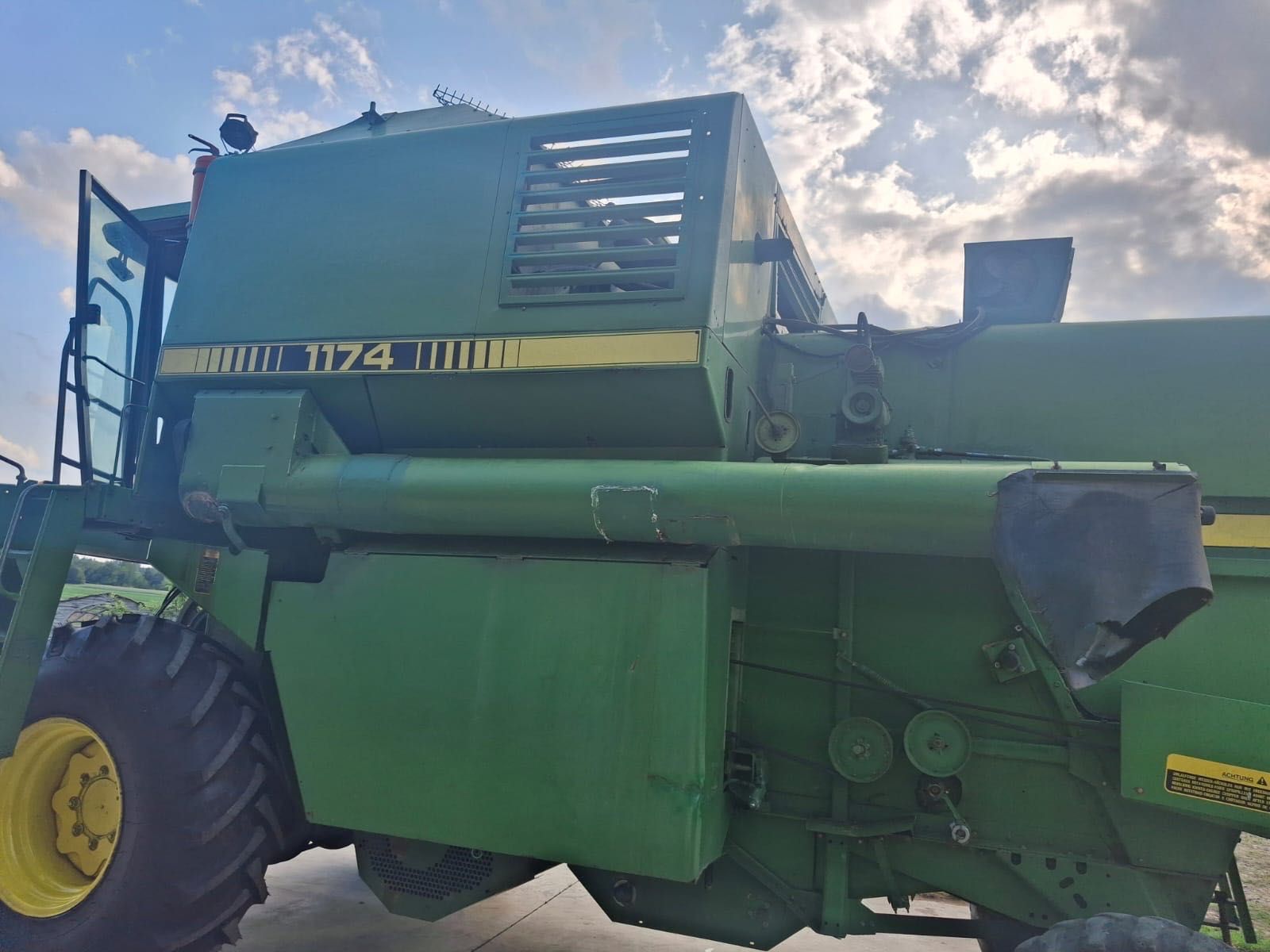 Комбайн John Deere