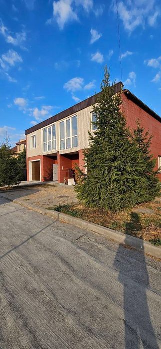 Новые Дома.Таунхаус.Отличное место.Центр.Комнукации.Под ваш ремонт.