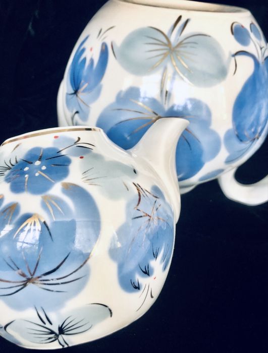 Фарфорові великі чайники 70років. Городниця..