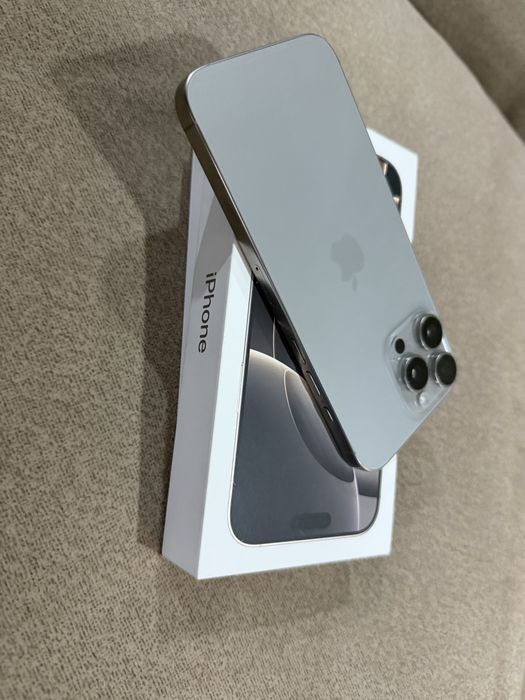 Iphone 16 Pro Max como Novo