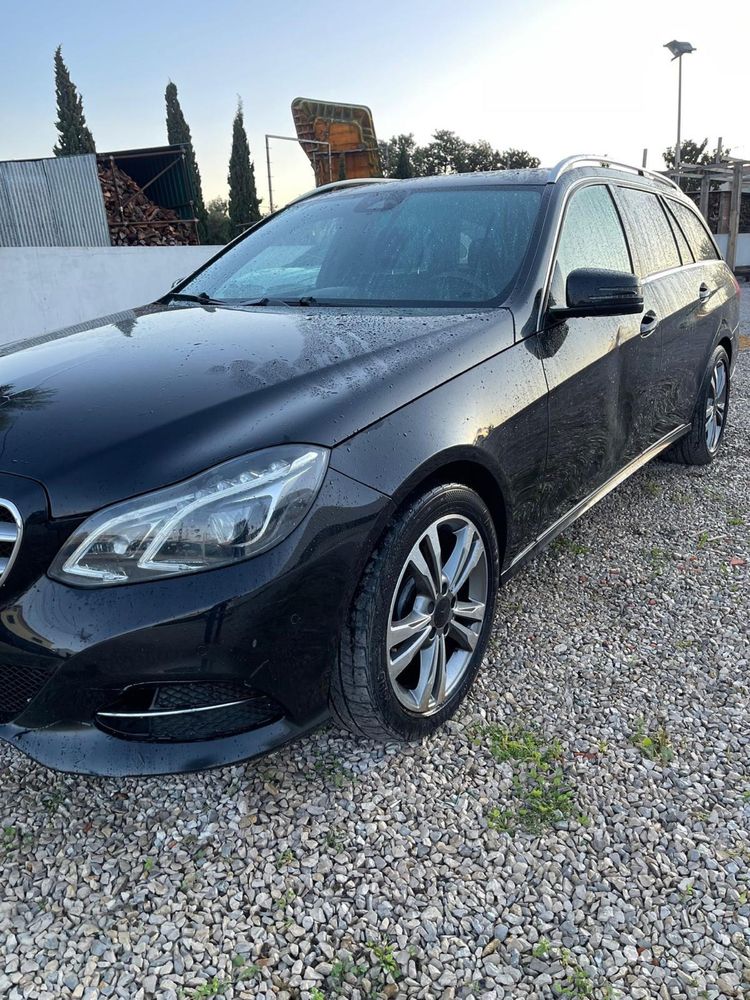 Mercedes E 220 *