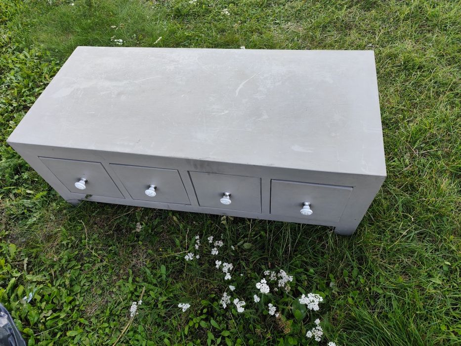 Piękna niska niska komoda stolik z drewna egzotycznego do renowacji