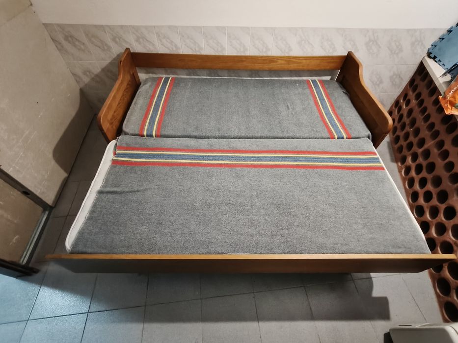 Cama /sofá  madeira natural