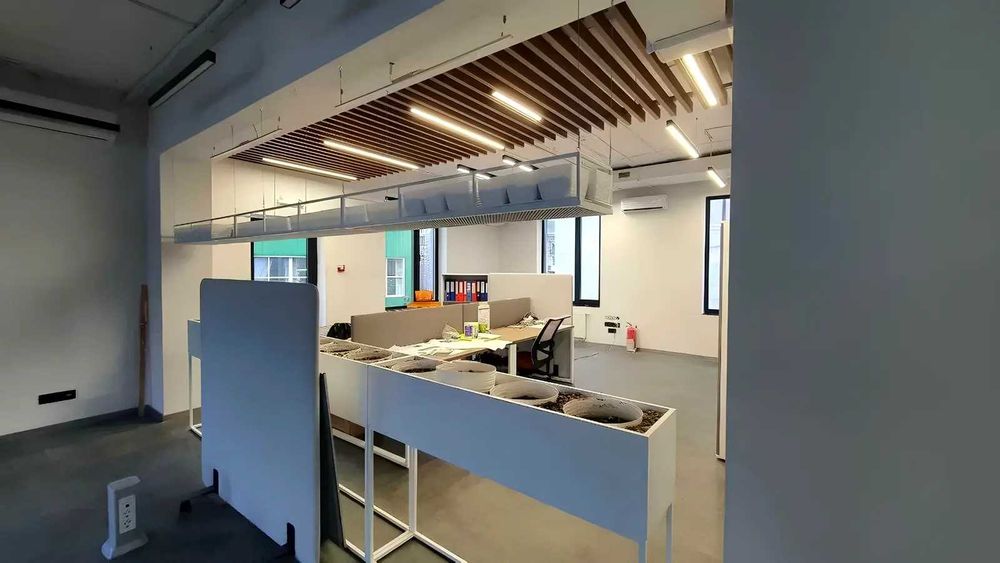 Без кмісії, Продаж офісної будівлі біля метро Політехнічний Інститут.