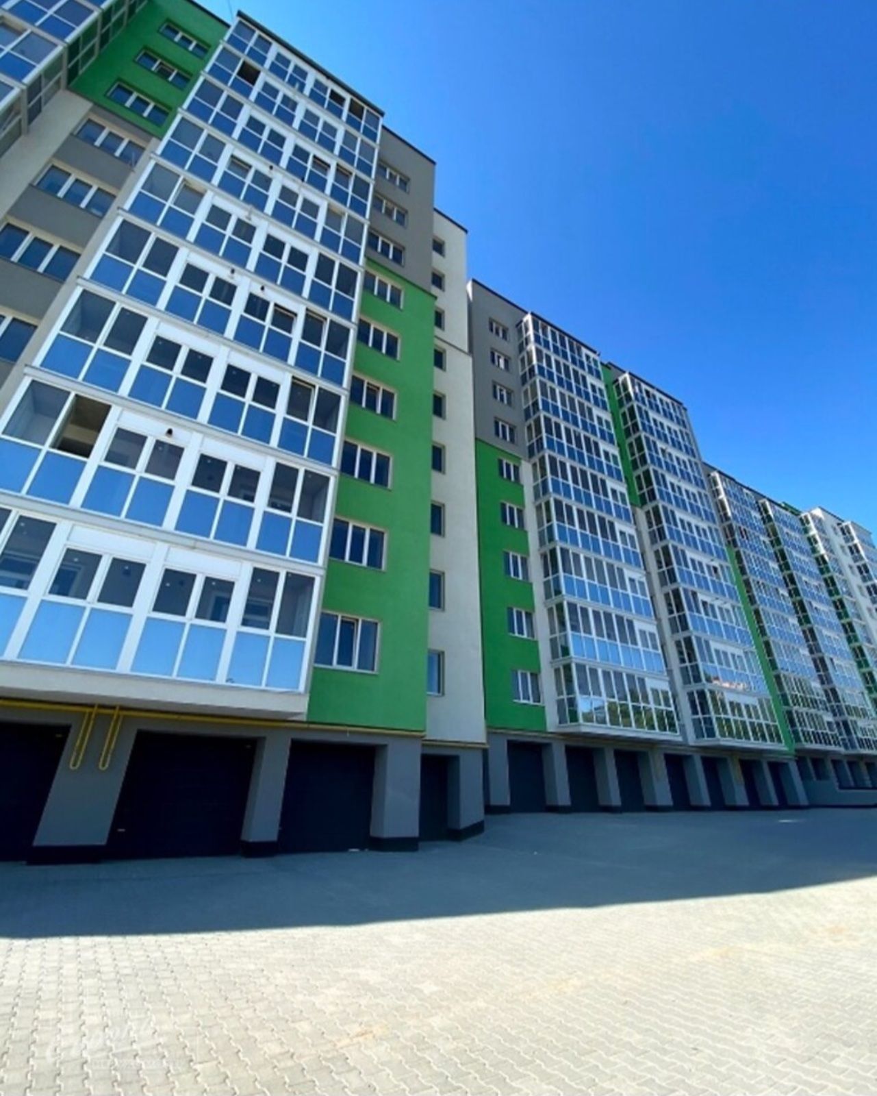 Продаж 3 кімнатної квартири, 93 м.кв., вул. Яреми