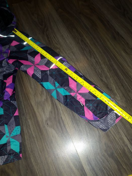 Женская куртка. Спортивная куртка.