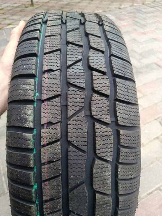 225 50 17 шини нові зима