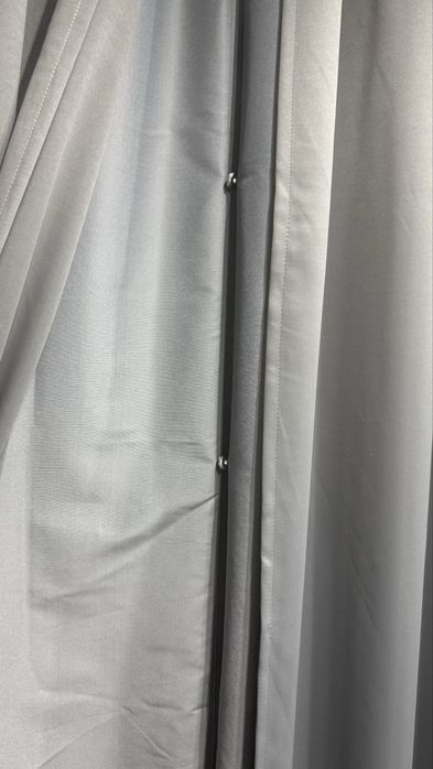 Przycisk magnetyczny do zasłon