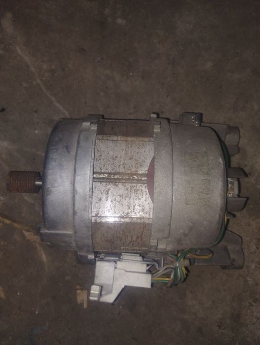 Електродвигун від пральної машинки