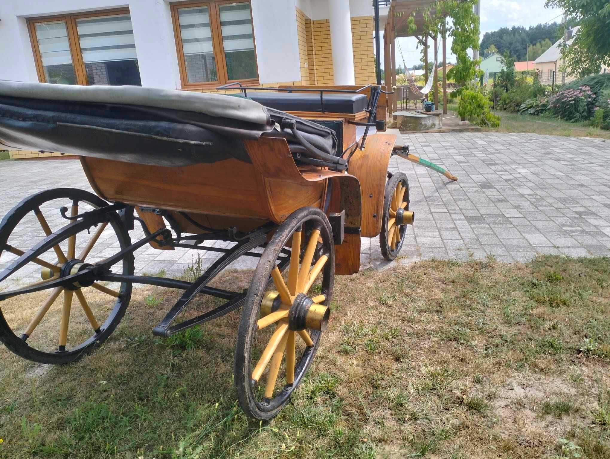 sprzedam bryczkę konną, piękną, zabytkową.