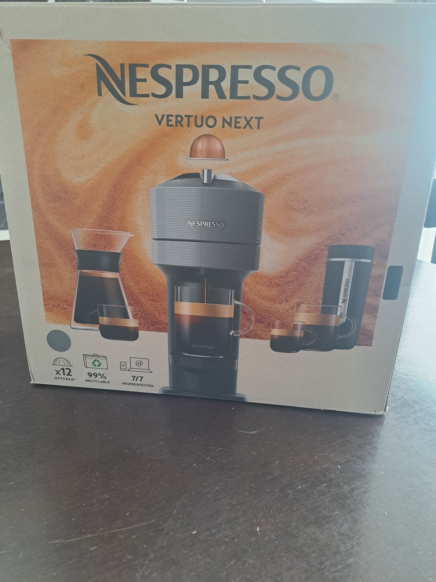 Maquina café Nespresso Vertuo Next nova com garantia