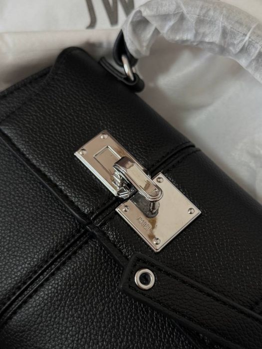 Жіноча сумочка JW PEI Elise Top Handle Bag у чорному кольорі