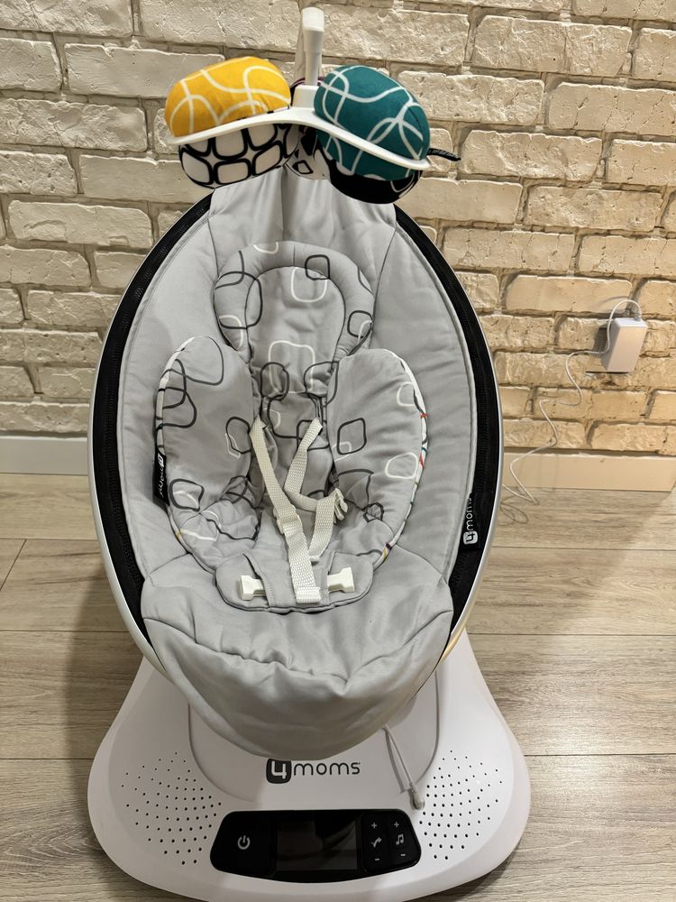 Заколисуючий центр 4moms mamaroo